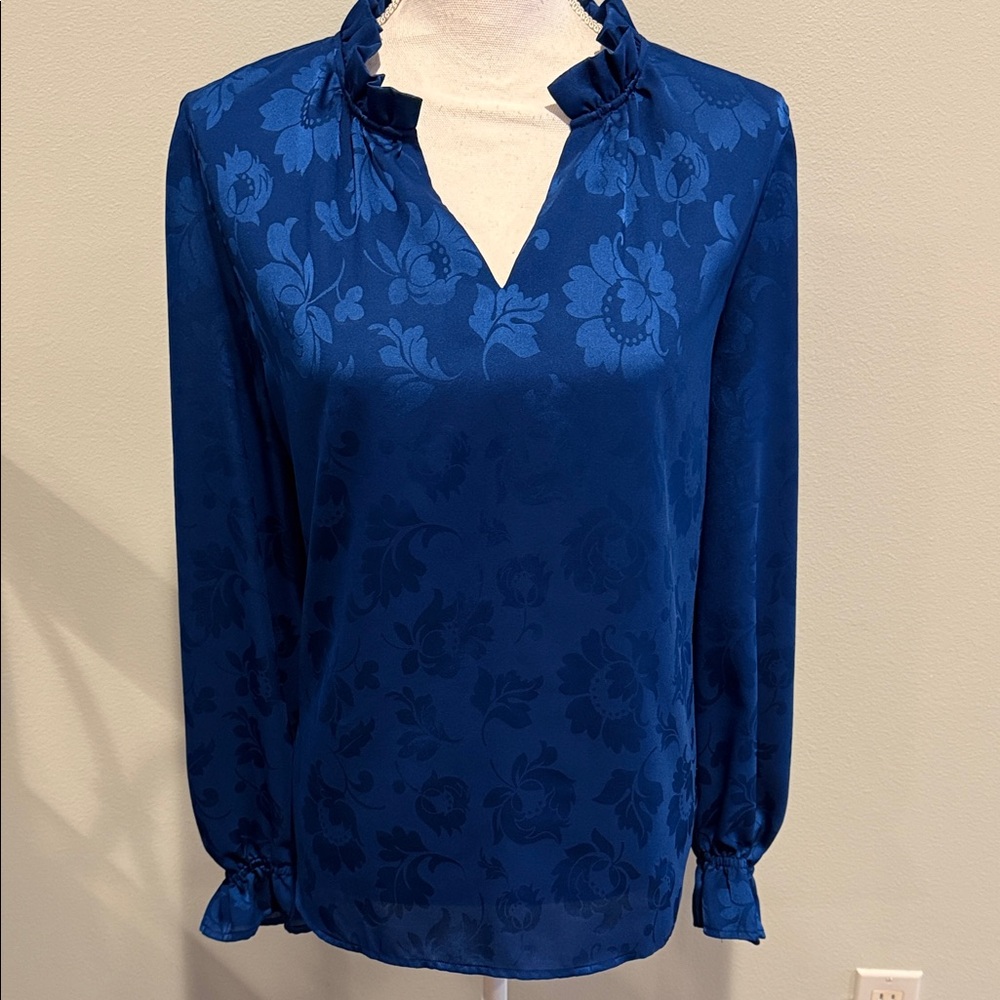 ANN TAYLOR SIZE X-LARGE Blue Floral Women's Top Pit to pit 24